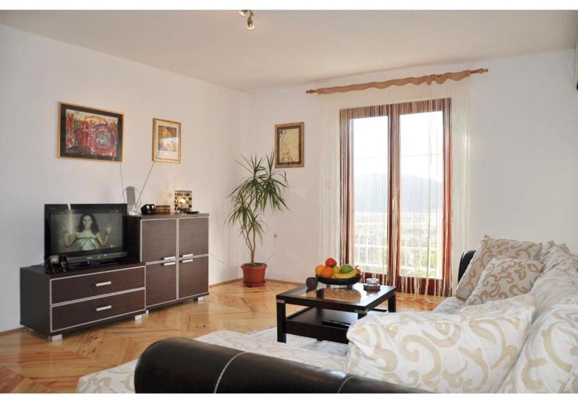 Nice View Apartment Ivanica Buitenkant foto